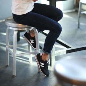 New Balance 420’s in black EUC